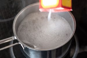 BAKING-SODA-TO-BOILING-WATER